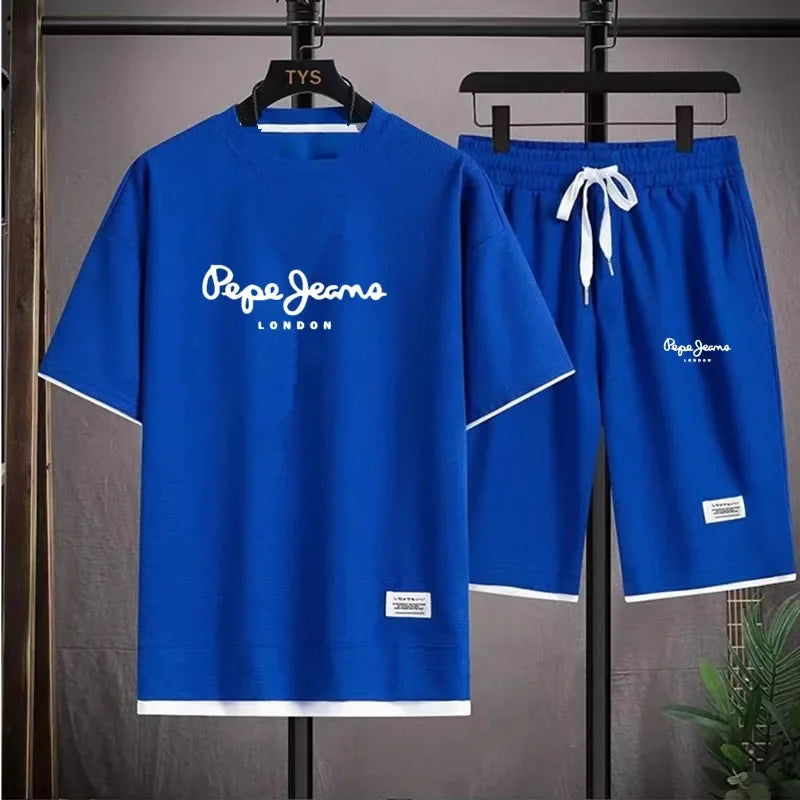 Fashionable casual T-shirt + shorts set for men. Men's sports outfit. Stretch and comfortable low-top running shoes. 2026 summer